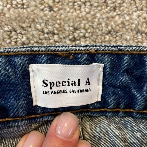 Special A High Rise Distressed Cropped Jeans - Picture 6 of 8